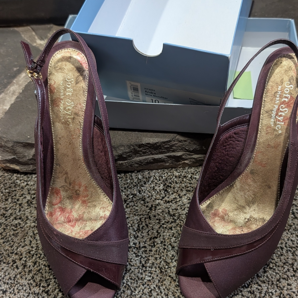 Soft Style Women's Burgundy Peep Toe Heels